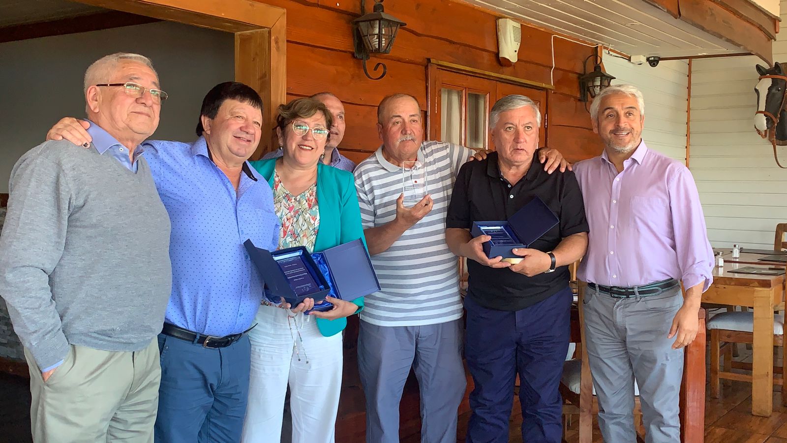 Aguas Décima homenajea a cinco funcionarios que pasan a retiro
